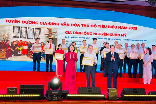 Tôn vinh 80 gia đình văn hóa tiêu biểu Thủ đô