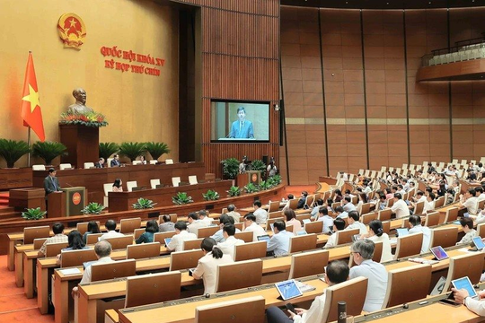Ngày 27/6 , Quốc hội biểu quyết thông qua 7 luật, 7 nghị quyết và bế mạc Kỳ họp