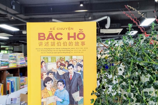 Ra mắt sách tranh song ngữ “Kể chuyện Bác Hồ”