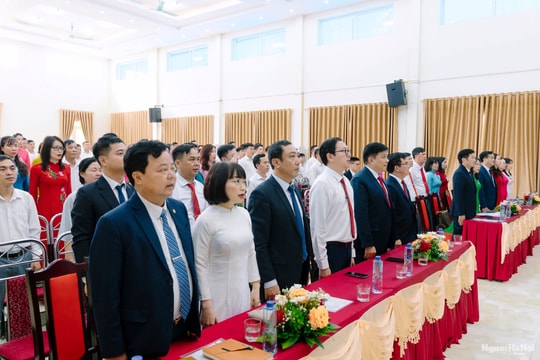 Trao quyết định về công tác cán bộ tại các xã Sóc Sơn, Đa Phúc, Nội Bài, Kim Anh, Trung Giã