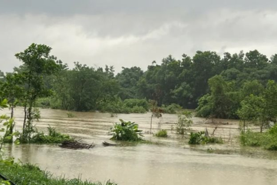 Hà Nội, Thái Nguyên, Bắc Ninh lên phương án hộ đê do mưa lớn