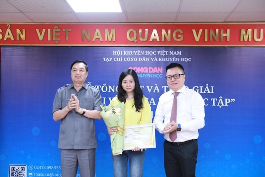 Trao giải Cuộc thi viết “Gia đình học tập”
