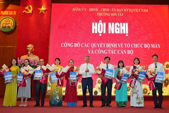 Phường Sơn Tây (mới) họp Tiểu ban văn kiện Đại hội Đảng bộ phường lần thứ Nhất, ổn định tổ chức bộ máy, công tác cán bộ