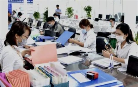 Từ 1/7/2025, người hoạt động không chuyên trách có thể được vào công chức