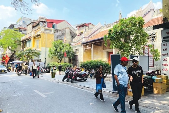 Phố Hàng Buồm - Không gian di sản giữa lòng thành phố sáng tạo