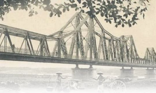 Cầu Long Biên bắc qua miền yêu thương