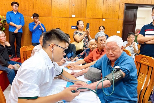 Phường Thanh Liệt: Khám, tư vấn sức khỏe và cấp thuốc miễn phí cho 360 người có công