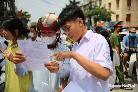Hà Nội bổ sung điểm chuẩn trúng tuyển vào lớp 10 THPT công lập năm học 2025-2026