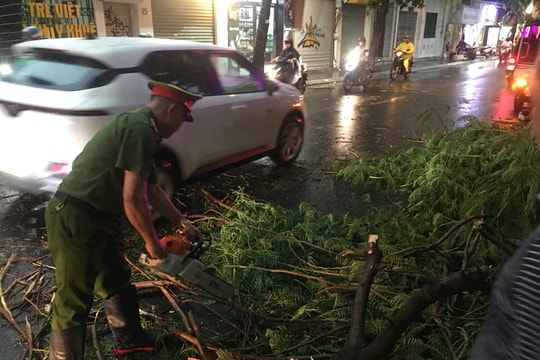 Phường Tây Hồ khuyến cáo người dân chủ động phòng chống mưa bão số 3