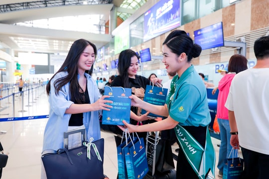 “Chuyến bay màu xanh”: Vietnam Airlines cùng Bộ Công an lan tỏa thông điệp yêu thương