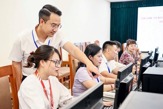 Hà Nội tháo gỡ khó khăn trong thực hiện TTHC, chuyển đổi số vận hành chính quyền địa phương 02 cấp