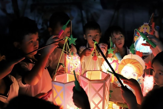 100% xã, phường của Hà Nội cùng thắp sáng "Đêm hội Trăng rằm"