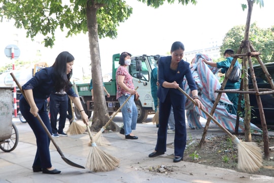 Phường Cầu Giấy ra quân tổng vệ sinh môi trường "Sáng - Xanh - Sạch - Đẹp"