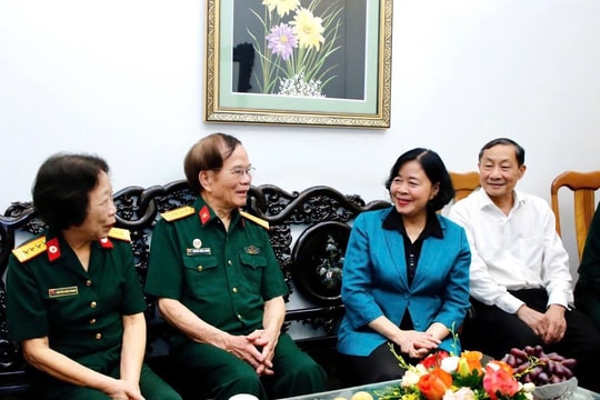 Hà Nội gặp mặt cán bộ lão thành, người có công dịp Quốc khánh 2/9