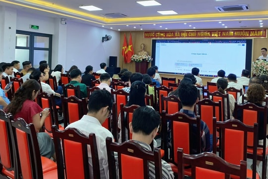 Phường Giảng Võ tiên phong ứng dụng AI, nâng cao chất lượng đội ngũ cán bộ