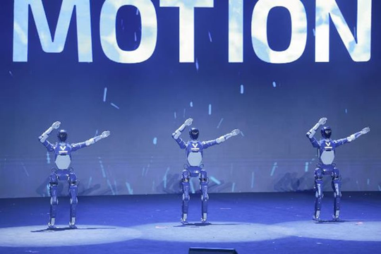 VinMotion gây chấn động với humanoid robot 100% Make in Vietnam: Kỳ tích công nghệ chỉ sau 7 tháng
