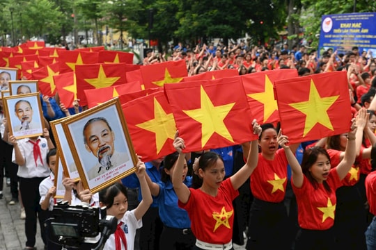 Lễ chào cờ “Tôi yêu Tổ quốc tôi” chào mừng kỷ niệm 80 năm Cách mạng tháng Tám thành công và Quốc khánh 2/9