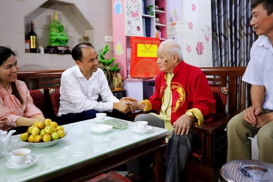 Phường Tây Hồ: Lan tỏa đạo lý “uống nước nhớ nguồn” nhân dịp 80 năm Quốc khánh
