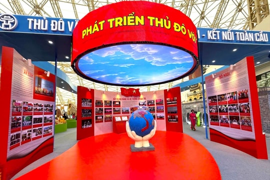 Thủ đô Hà Nội tái thiết, đổi mới và phát triển cùng đất nước