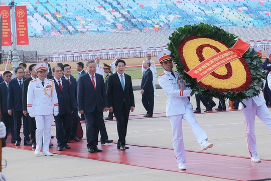 Lãnh đạo Đảng, Nhà nước và Thành phố Hà Nội viếng Chủ tịch Hồ Chí Minh, các Anh hùng liệt sĩ
