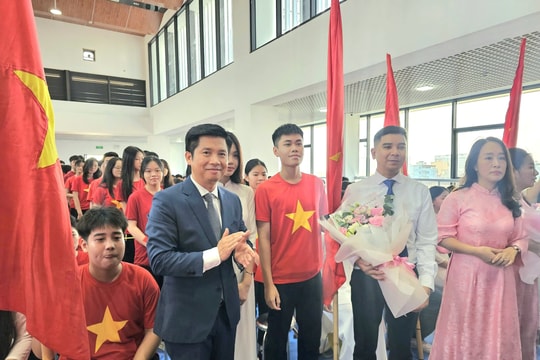 Niềm vui lan tỏa từ ngôi trường THPT Đỗ Mười khang trang, hiện đại
