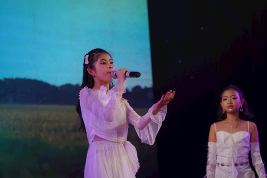 Chung khảo Hội thi thiếu nhi Thủ đô Tuyên truyền giới thiệu sách; Múa hát tập thể và ca khúc măng non năm 2025