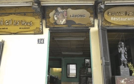 Phố Hàng Sơn và quán chả cá hơn trăm năm tuổi