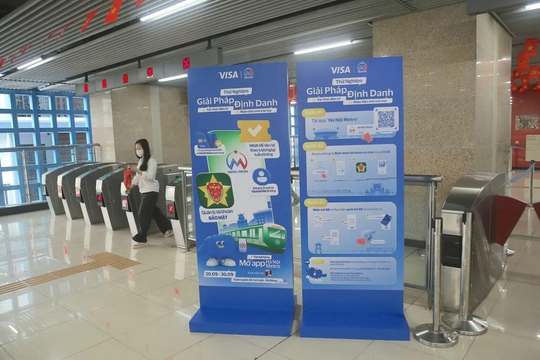 Hanoi Metro thử nghiệm định danh, xác nhận sinh trắc học để đi tàu điện