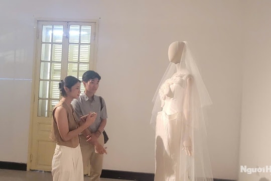 Triển lãm “HER-ITAGE – Tái cấu trúc thêu truyền thống”