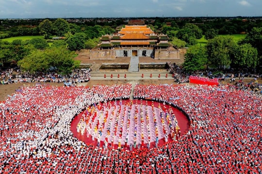 Phu Văn Lâu - Nghinh Lương Đình là điểm cầu truyền hình chung kết Đường lên đỉnh Olympia tại Cố đô Huế