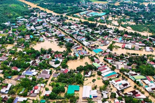 Quyên góp ủng hộ đồng bào các tỉnh và TP. Hà Nội bị thiệt hại do bão lũ