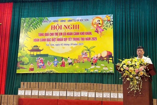 Xã Sóc Sơn trao 250 suất quà cho trẻ em nhân dịp Tết Trung thu 2025
