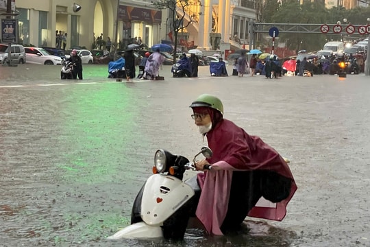Hà Nội ban hành công điện khẩn triển khai công tác ứng phó với bão số 11 (bão Matmo)