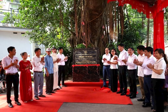 Xã Vật Lại gắn biển công trình “Dân vận khéo” chào mừng Đại hội Đảng bộ TP Hà Nội thứ XVIII