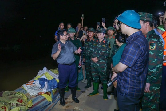 Thủ tướng Chính phủ Phạm Minh Chính trực tiếp chỉ đạo công tác ứng phó ngập úng tại xã Trung Giã