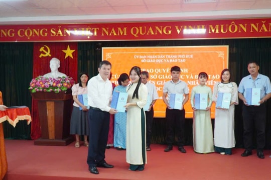 TP Huế lần đầu tiên thuyên chuyển 56 viên chức để giải quyết nơi thừa, nơi thiếu giáo viên
