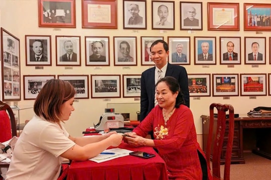 Lan tỏa tinh thần “Đoàn kết - Nhân ái - Sẻ chia” tại phường Tây Hồ Lan tỏa tinh thần “Đoàn kết - Nhân ái - Sẻ chia” tại phường Tây Hồ
