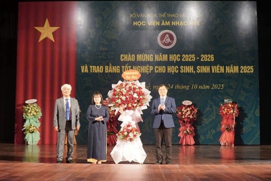 Học viện Âm nhạc Huế góp phần gìn giữ, bảo tồn và phát huy tinh hoa âm nhạc truyền thống Học viện Âm nhạc Huế góp phần gìn giữ, bảo tồn và phát huy tinh hoa âm nhạc truyền thống