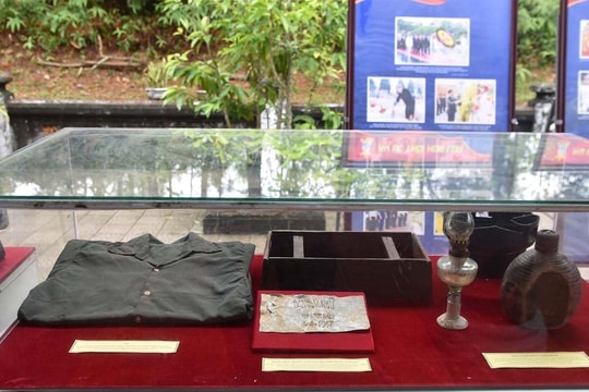 Lựa chọn hiện vật để lập hồ sơ đề nghị công nhận bảo vật quốc gia Lựa chọn hiện vật để lập hồ sơ đề nghị công nhận bảo vật quốc gia