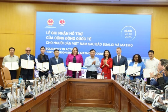 Cộng đồng quốc tế hỗ trợ Việt Nam 9,7 triệu USD để khắc phục bão lũ Cộng đồng quốc tế hỗ trợ Việt Nam 9,7 triệu USD để khắc phục bão lũ