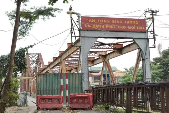 Cấm xe qua cầu Long Biên hướng sang trung tâm thành phố từ ngày 1/11