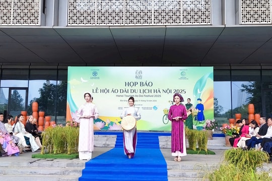Lễ hội Áo dài Du lịch Hà Nội 2025: Không gian rực rỡ sắc màu, đưa áo dài trở thành biểu trưng nhận diện du lịch Thủ đô Lễ hội Áo dài Du lịch Hà Nội 2025: Không gian rực rỡ sắc màu, đưa áo dài trở thành biểu trưng nhận diện du lịch Thủ đô