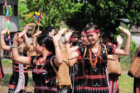 Tôn vinh tinh hoa văn hóa các dân tộc Việt Nam tại “Ngôi nhà chung” Tôn vinh tinh hoa văn hóa các dân tộc Việt Nam tại “Ngôi nhà chung”