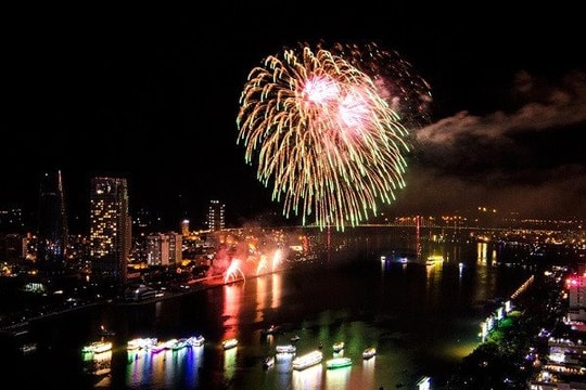 Không tổ chức bắn pháo hoa sau khi kết thúc Chương trình biểu diễn Liveconcert "Đan Trường-30 năm - Dấu ấn thanh xuân" Không tổ chức bắn pháo hoa sau khi kết thúc Chương trình biểu diễn Liveconcert "Đan Trường-30 năm - Dấu ấn thanh xuân"