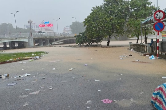 Hà Nội hỗ trợ 3 tỉnh miền Trung 30 tỷ đồng khắc phục mưa lũ