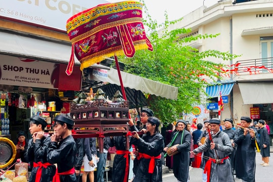 Lễ dâng hương kỷ niệm ngày hóa Đức Đại vương Trần Lựu tại đình Thanh Hà