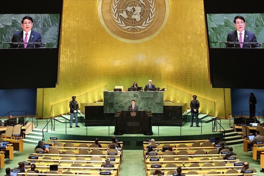 Hướng tới Đại hội XIV của Đảng: Đổi mới tầm nhìn chiến lược của Đảng về ngoại giao, hội nhập quốc tế