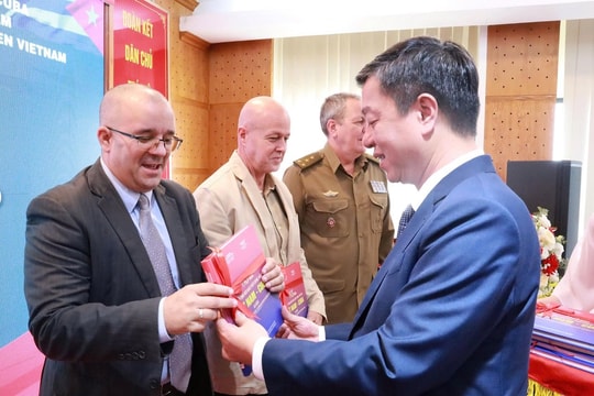 Ra mắt sách “65 năm vun đắp tình hữu nghị thủy chung, mẫu mực Việt Nam - Cuba”