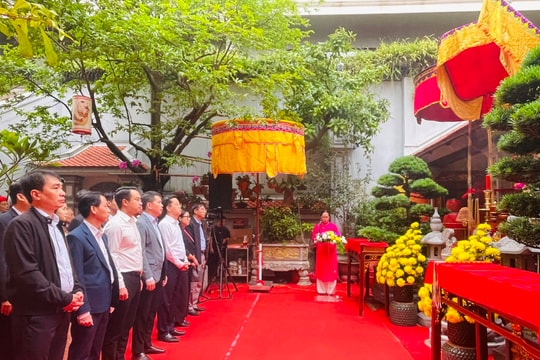 Phường Hoàn Kiếm: Dâng hương kỷ niệm ngày hóa của Đức Hỏa Thần