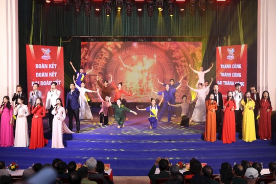 Chương trình nghệ thuật “Rạng rỡ niềm tin - Tỏa sáng đại đoàn kết”